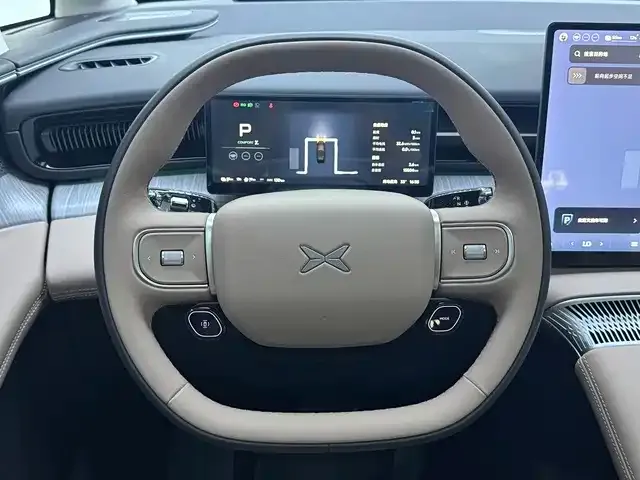 XPeng XPeng X9 2025 Extended Range Edition — Фото автомобиля 10