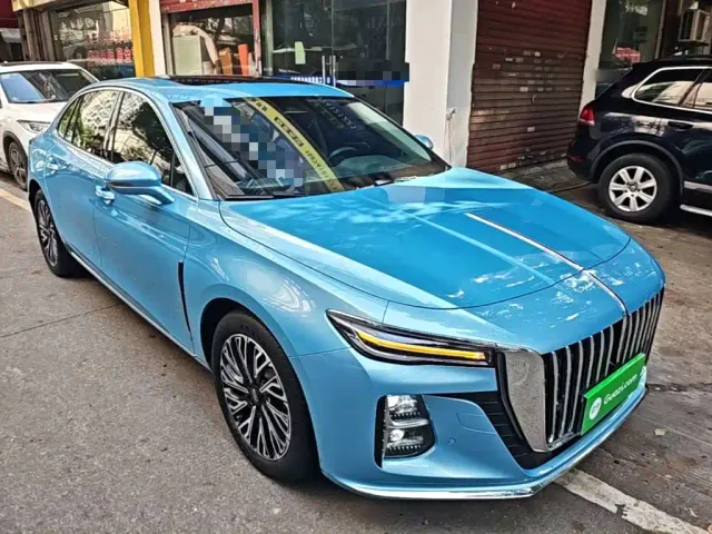 Hongqi Hongqi H5 2023 1.5T HEV Smart Connect Flag Comfort — Фото автомобиля 3