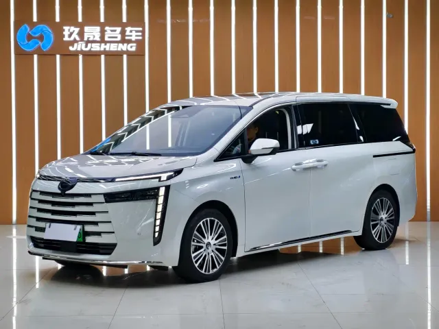 Фотография автомобиля — GAC Trumpchi E8