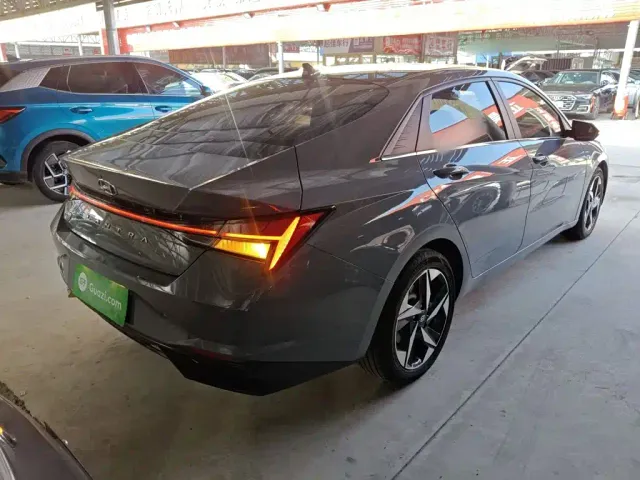 Hyundai Elantra — Фото автомобиля 6