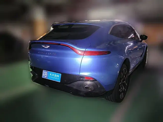 Aston Martin DBX — Фото автомобиля 2