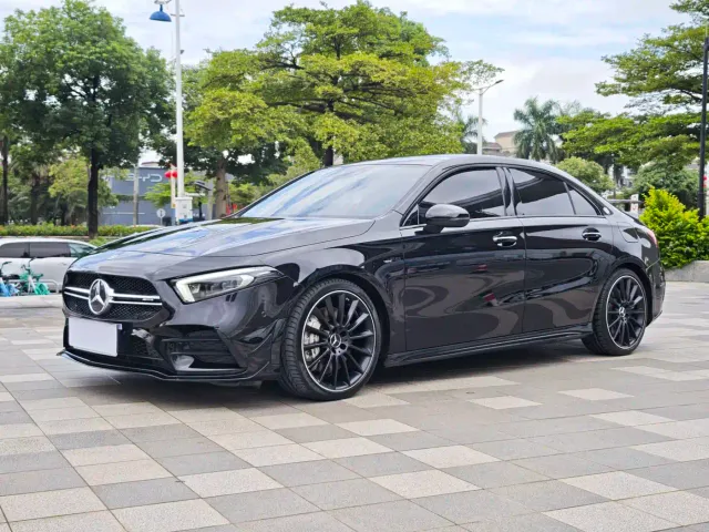 Фотография автомобиля — Mercedes-Benz A-Class AMG