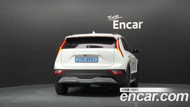 Kia Niro — Фото автомобиля 4