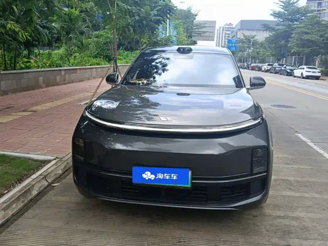 Li Auto L8 — Фото автомобиля 2
