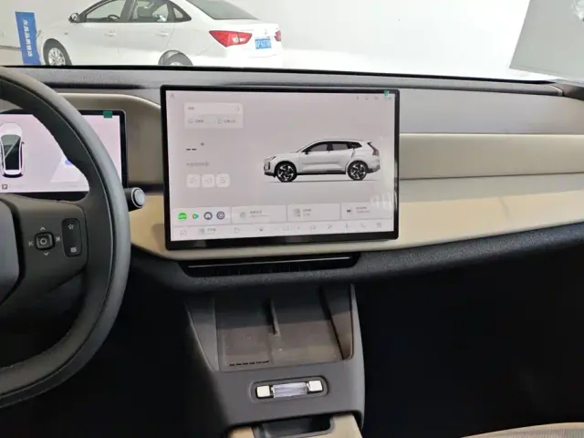 Volvo XC70 Plug-in Hybrid — Фото автомобиля 13