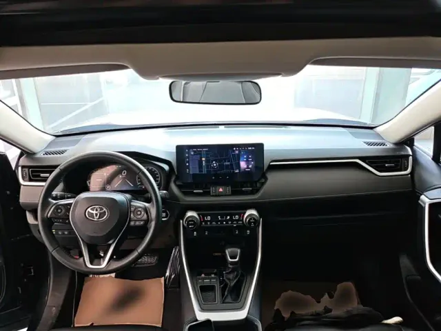 Toyota RAV4 — Фото автомобиля 9