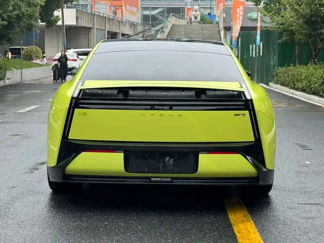 Xpeng P7 — Фото автомобиля 5