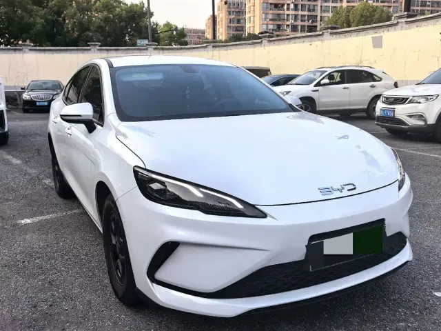 BYD Seal 05 DM-i — Фото автомобиля 3