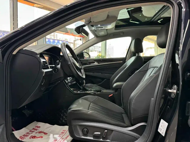 Volkswagen Passat — Фото автомобиля 5