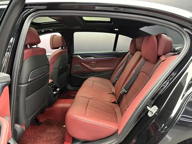 BMW 5 Series — Фото автомобиля 8