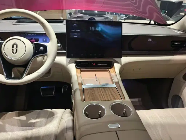 Aito M7 — Фото автомобиля 12