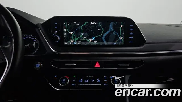 Hyundai Sonata Sonata (DN8) 2.0 LPG(Для проката) — Фото автомобиля 14