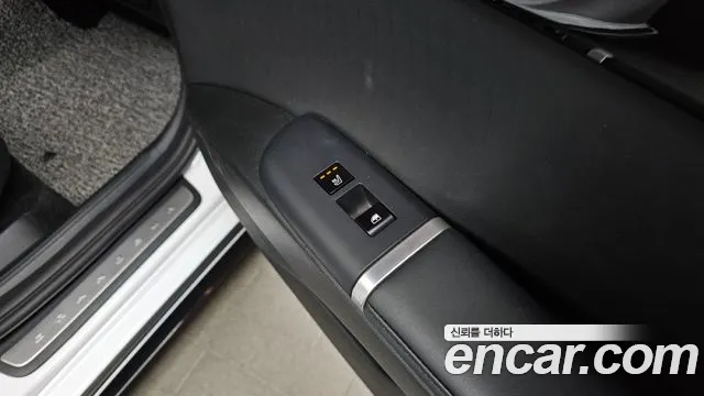 Hyundai Grandeur Grandeur (GN7) 2.5 Бензин 2WD — Фото автомобиля 25