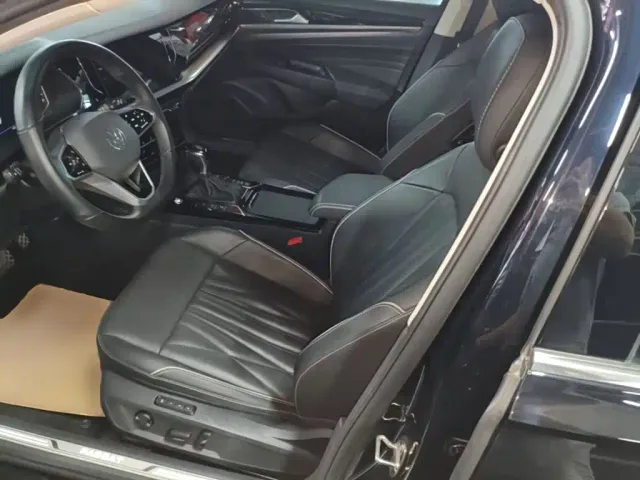 Volkswagen Passat — Фото автомобиля 14