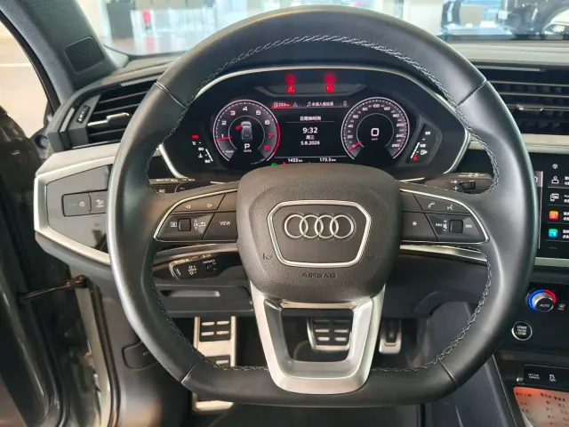 Audi Q3 — Фото автомобиля 14