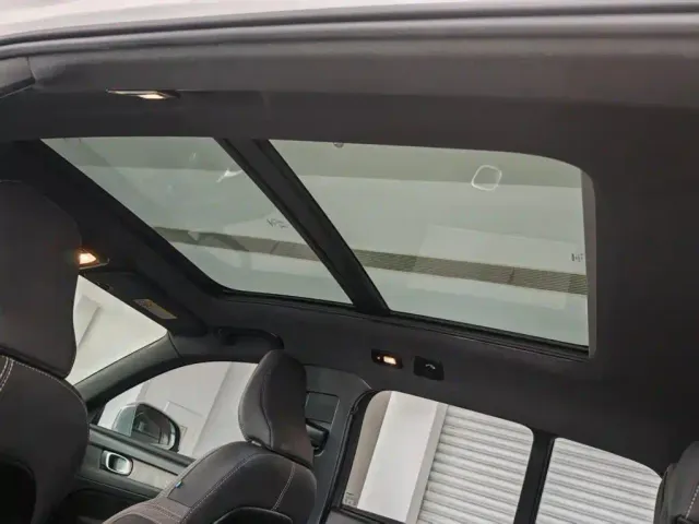 Volvo XC40 — Фото автомобиля 16