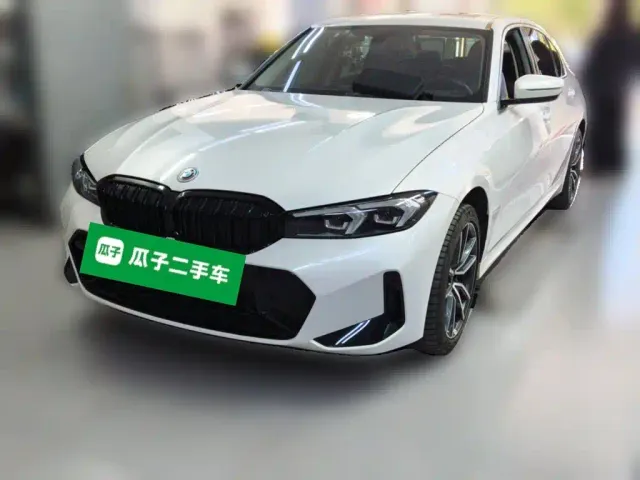 Фотография автомобиля — BMW 3 Series