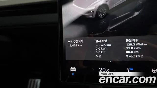 Tesla Model Y — Фото автомобиля 11