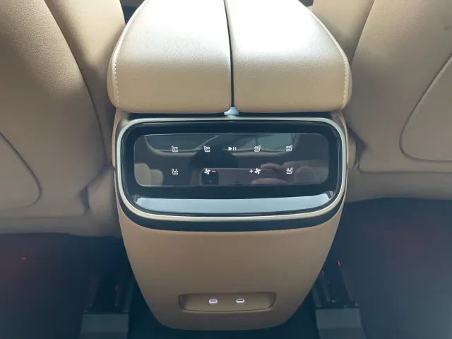 Aito M7 — Фото автомобиля 17