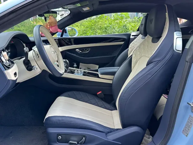 Bentley Continental 2022 4.0T GT V8 — Фото автомобиля 11