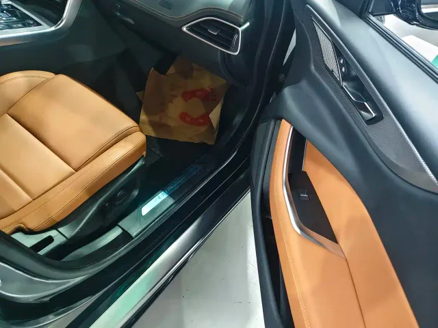 Jaguar XEL — Фото автомобиля 12