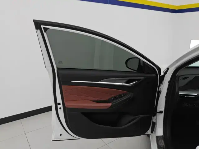 Changan Eado — Фото автомобиля 7