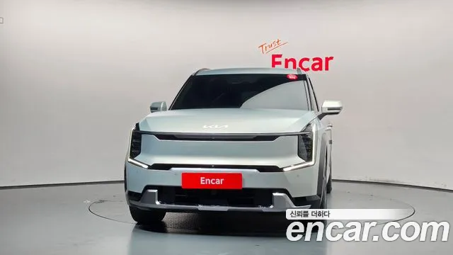 Kia EV9 — Фото автомобиля 3