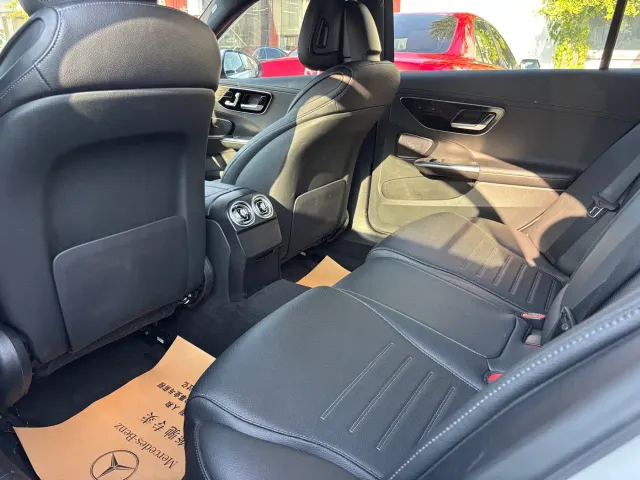 Mercedes-Benz C-Class — Фото автомобиля 4