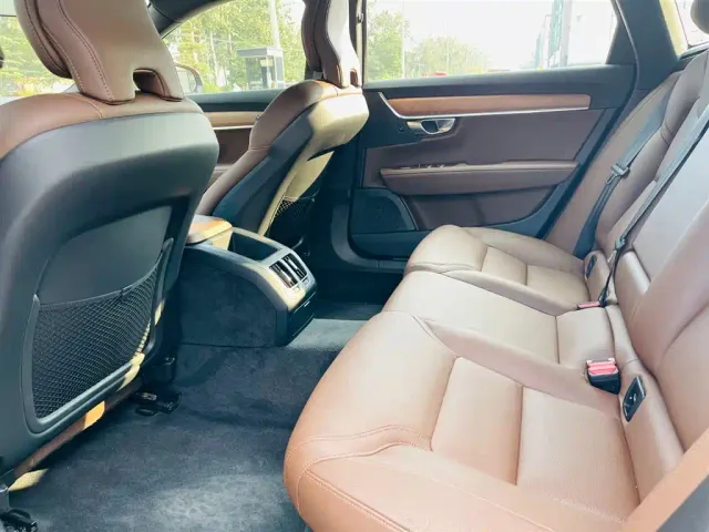 Volvo S90 — Фото автомобиля 16