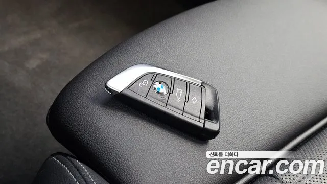 BMW i4 — Фото автомобиля 21
