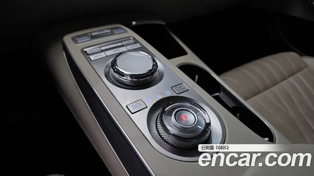 Genesis GV70 — Фото автомобиля 12