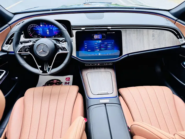 Mercedes-Benz E-Class — Фото автомобиля 7