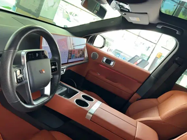Li Auto Li Auto L6 2024 Max — Фото автомобиля 12