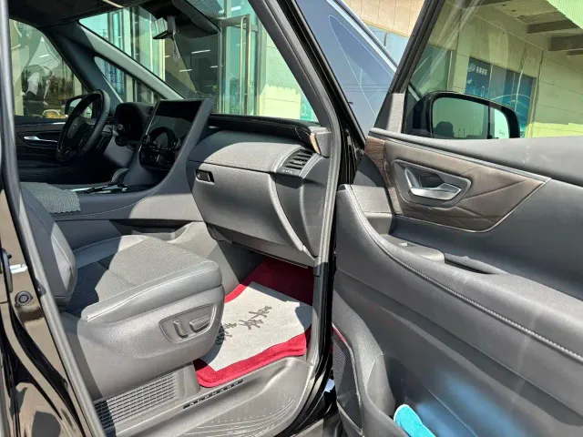 Toyota Alphard — Фото автомобиля 7