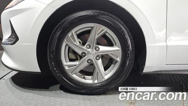 Hyundai Sonata Sonata (DN8) 2.0 LPG(Для проката) — Фото автомобиля 5