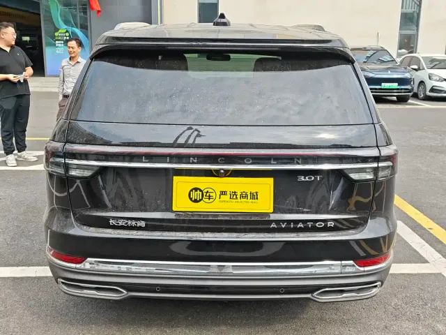 Lincoln Aviator 2024 3.0T V6 AWD Elegance Edition 6-Seater — Фото автомобиля 6
