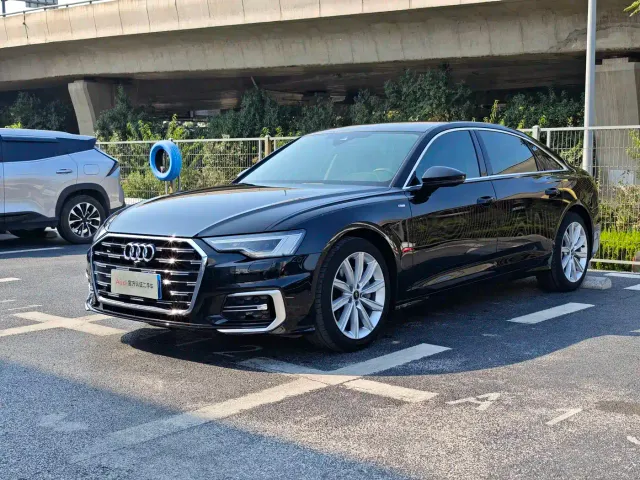 Фотография автомобиля — Audi A6L