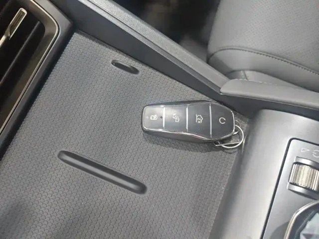 BYD Qin L — Фото автомобиля 8