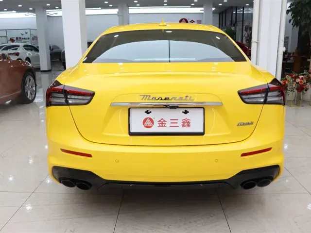Maserati Ghibli — Фото автомобиля 8
