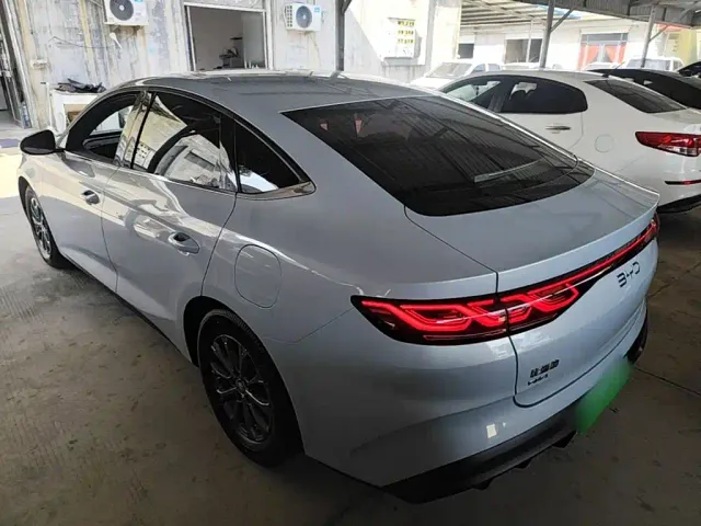 BYD Qin L — Фото автомобиля 4