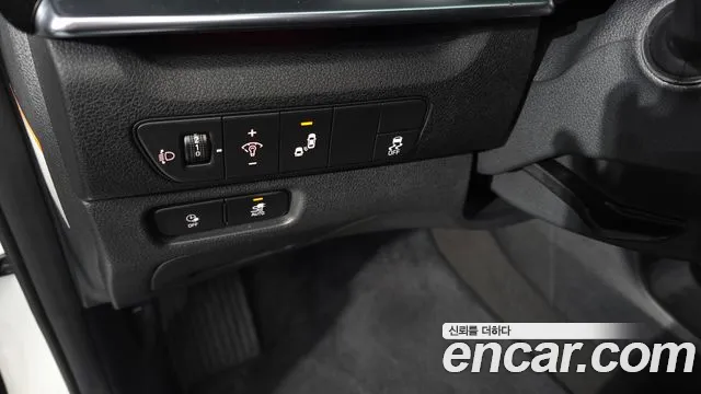 Kia Niro — Фото автомобиля 25