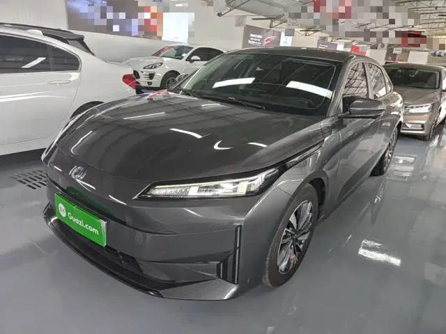 Фотография автомобиля — Changan Qiyuan A05