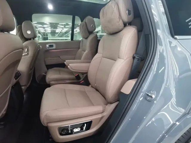 Li Auto L8 — Фото автомобиля 6