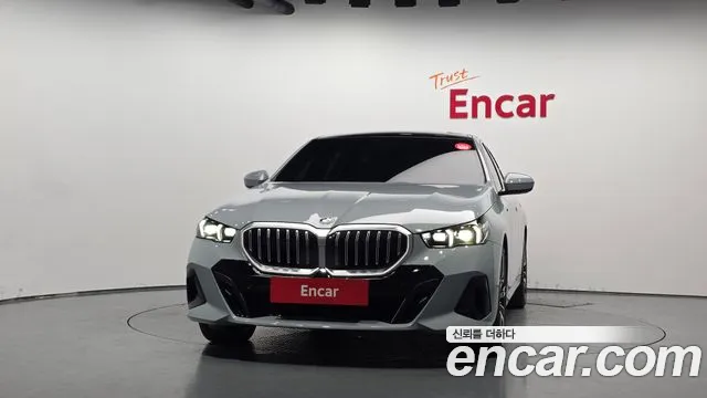 BMW 5 Series G60 — Фото автомобиля 3