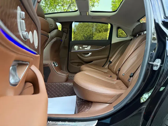 Mercedes-Benz E-Class — Фото автомобиля 21