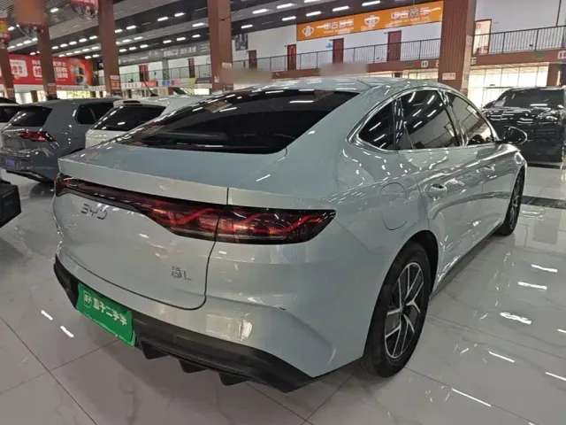 BYD Qin L — Фото автомобиля 6