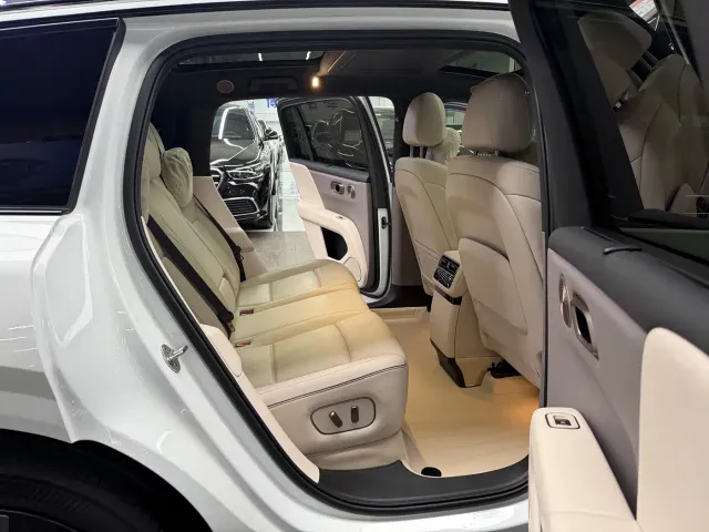 Li Auto i6 — Фото автомобиля 14