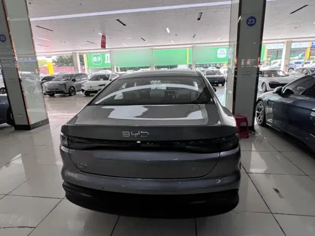 BYD Seal 05 DM-i — Фото автомобиля 10