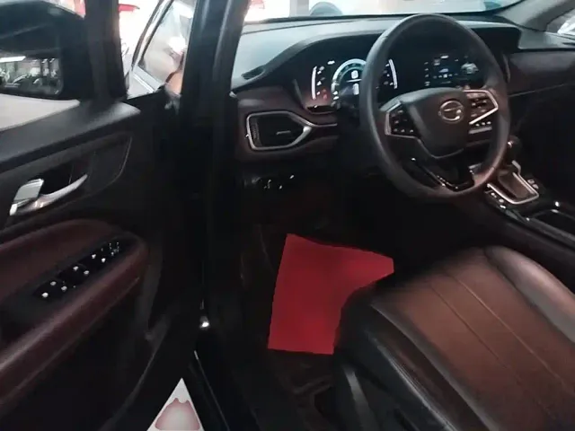 GAC Trumpchi M6 — Фото автомобиля 15