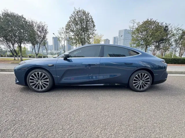 Geely Galaxy Xingyao 8 — Фото автомобиля 4